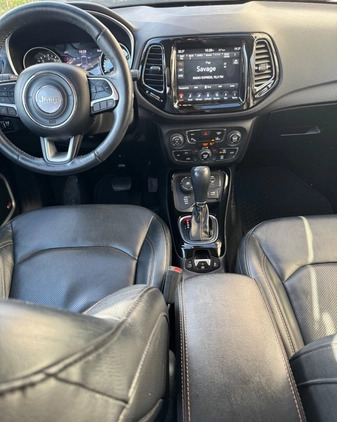 Jeep Compass cena 88000 przebieg: 82000, rok produkcji 2017 z Tychy małe 46
